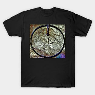 ART DECO GOLD MOD CIRCLE PENDANT DESIGN BLACK T-Shirt